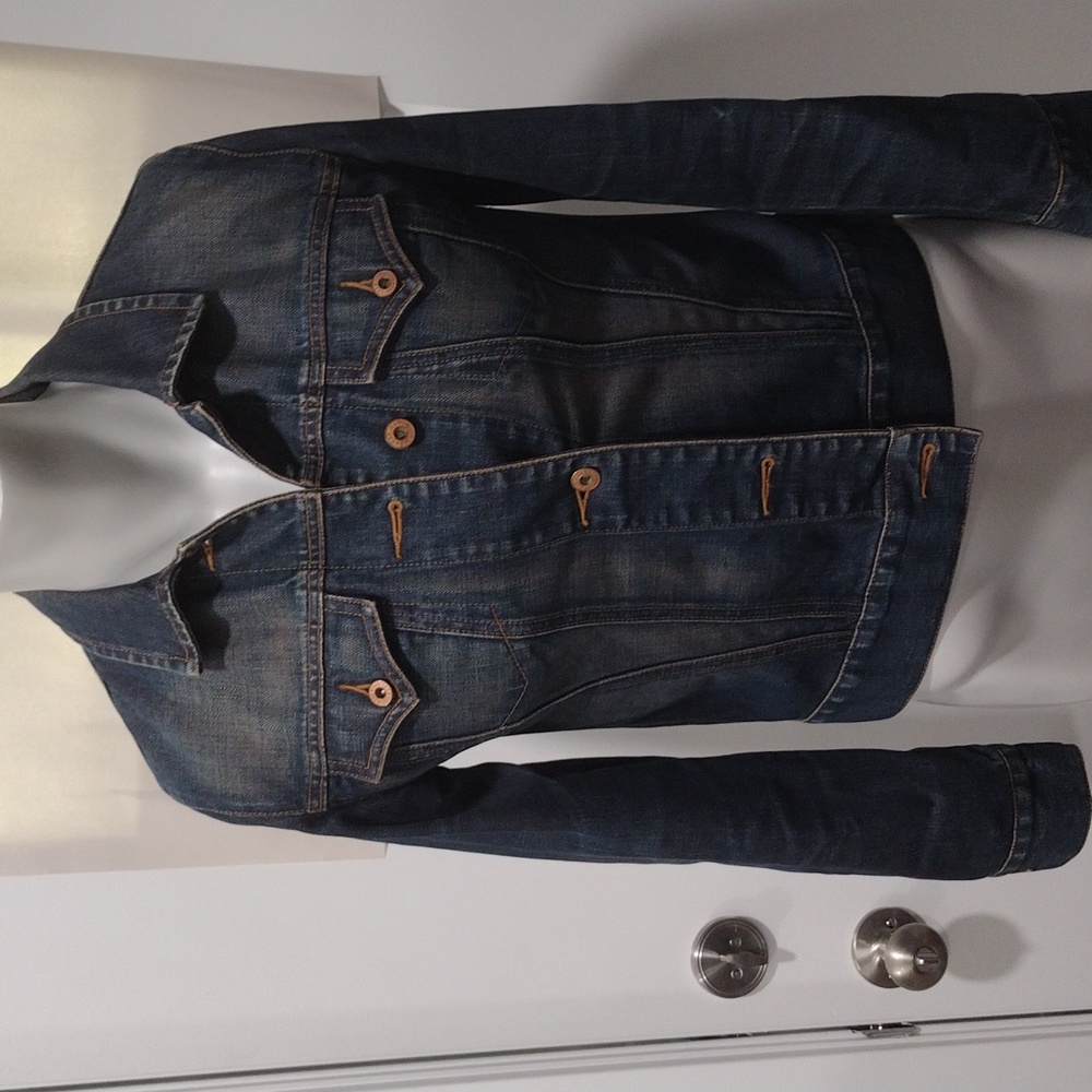 GAP mens blue denim jeans jacket. Small